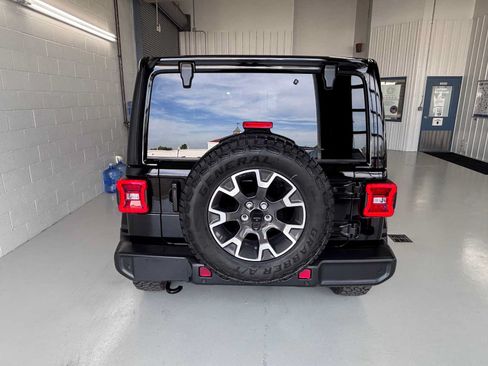 Used 2024 Jeep Wrangler Unlimited Sahara AWD/4WD image 6