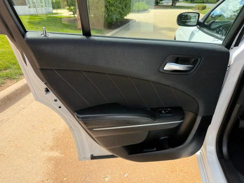 Used 2022 Dodge Charger SXT RWD image 18