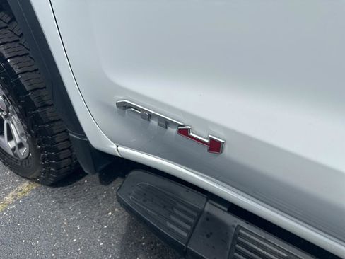 Used 2020 GMC Sierra 1500 AT4 w/ Off-Road Performance Package image 7