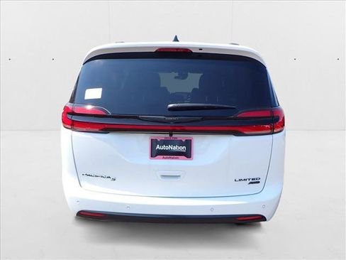 New 2026 Chrysler Pacifica Limited w/ Uconnect Theater Family Group image 3