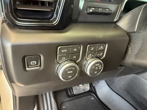 Used 2026 GMC Sierra 1500 AT4 w/ Technology Package AWD/4WD image 17