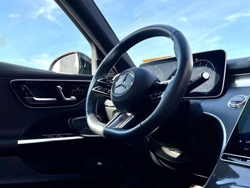 Used 2023 Mercedes-Benz C 300 4MATIC Sedan image 9