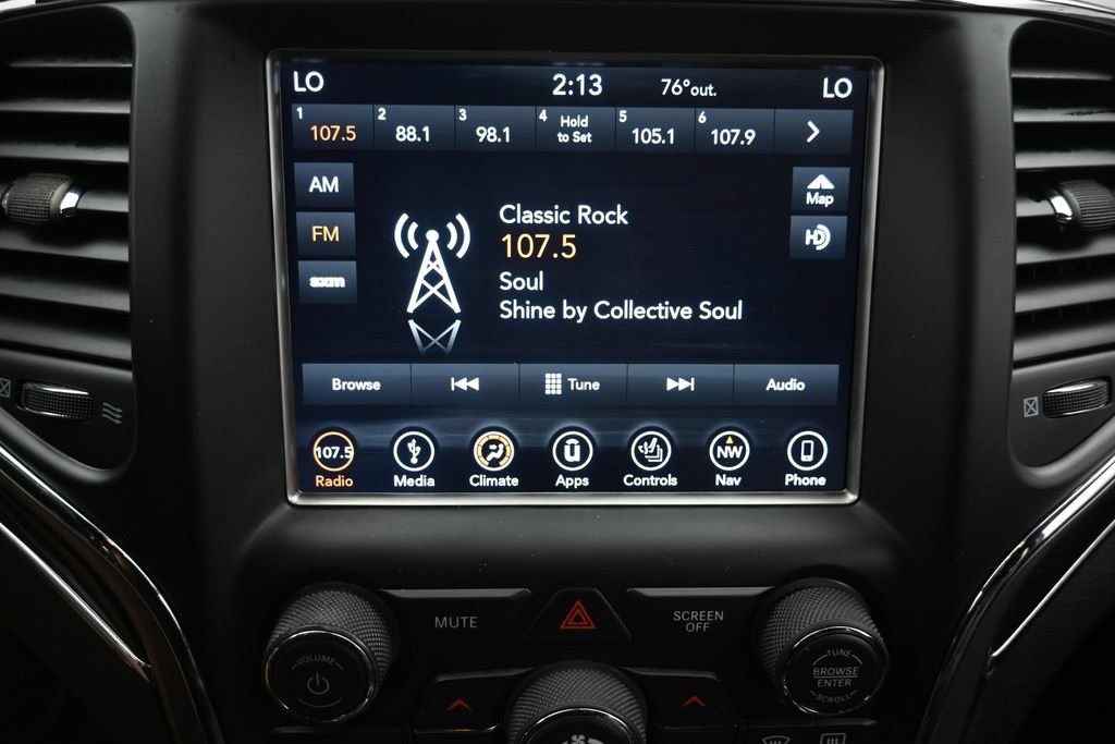 Used 2018 Jeep Grand Cherokee Overland AWD/4WD image 19