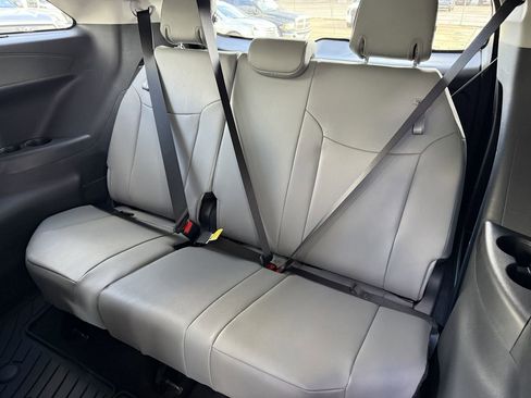 New 2026 Toyota Sienna XLE image 30