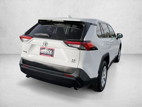 Used 2024 Toyota RAV4 LE AWD/4WD image 5