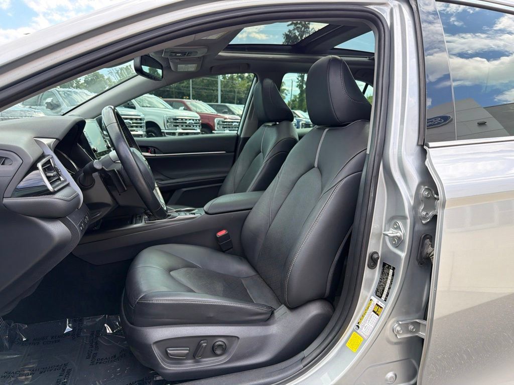 Used 2021 Toyota Camry XSE w/ Navigation Package FWD image 10
