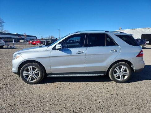 Used 2014 Mercedes-Benz ML 350 BlueTEC 4MATIC image 32