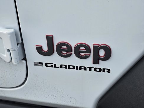 New 2026 Jeep Gladiator Rubicon w/ Safety Group AWD/4WD image 6