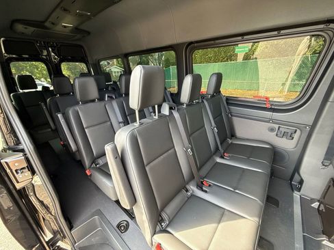 Used 2025 Mercedes-Benz Sprinter 2500 image 26