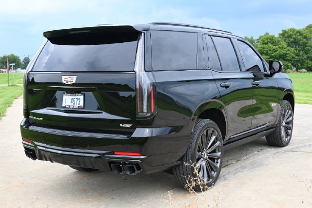Used 2026 Cadillac Escalade V AWD/4WD image 5