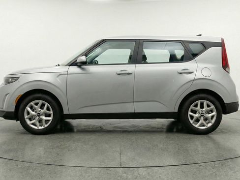 Used 2025 Kia Soul LX w/ LX Technology Package image 4