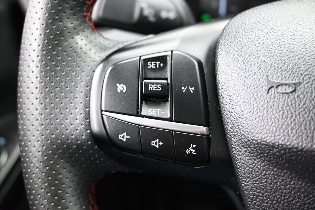 Used 2025 Ford Escape ST-Line Select AWD/4WD image 19