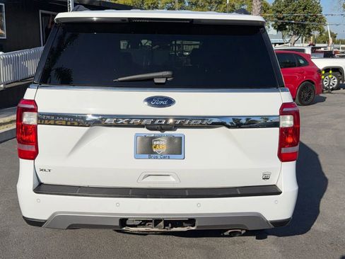 Used 2018 Ford Expedition XLT w/ Equipment Group 202A AWD/4WD image 7