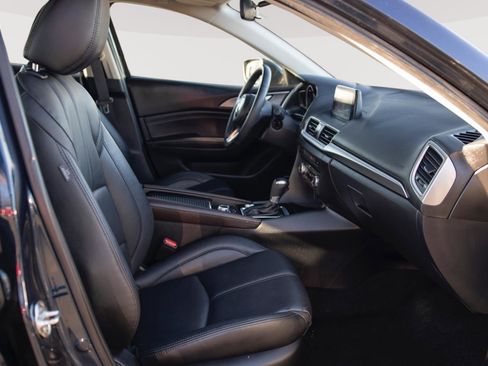Used 2018 MAZDA MAZDA3 Touring image 14