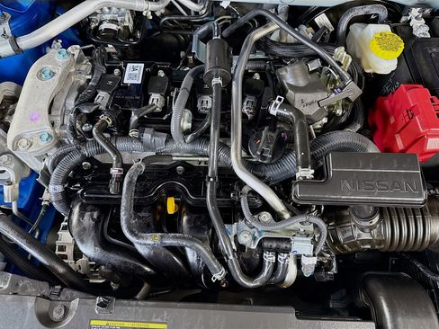 Used 2025 Nissan Sentra SR FWD image 39