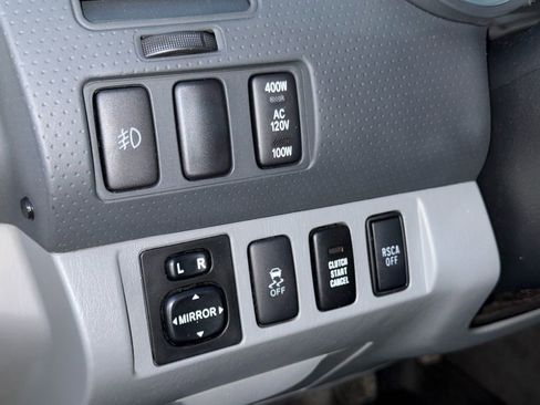 Used 2015 Toyota Tacoma 4x4 Double Cab image 25