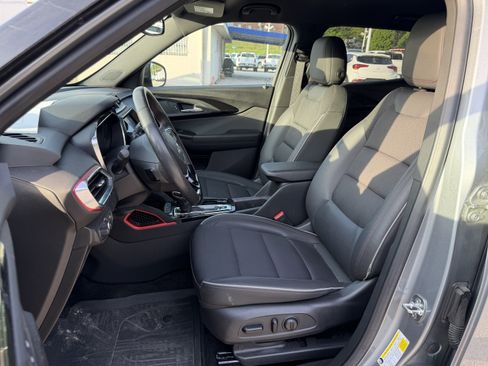 Used 2023 Chevrolet TrailBlazer RS w/ Convenience Package FWD image 14