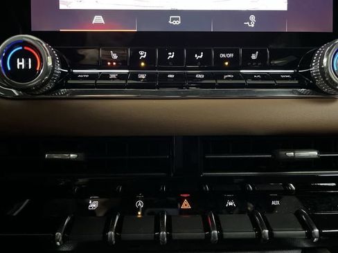 New 2025 GMC Canyon AT4 w/ Nightfall Edition AWD/4WD image 18