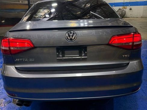 Used 2015 Volkswagen Jetta SE FWD image 4