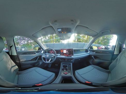 Used 2026 Volkswagen Tiguan SE AWD/4WD image 44
