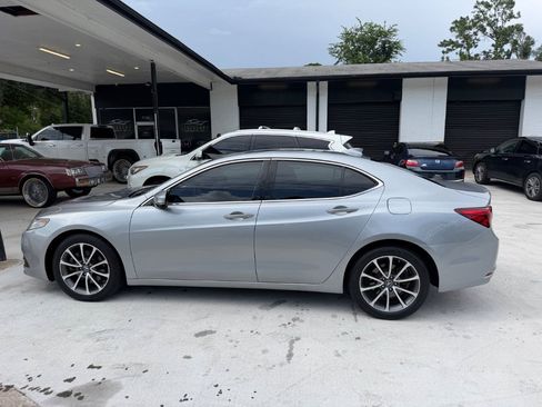 Used 2017 Acura TLX V6 w/ Technology Package FWD image 3