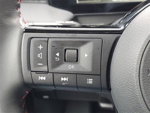 Certified 2025 Nissan Kicks SR image 10