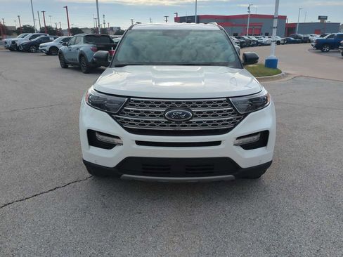 Used 2022 Ford Explorer Limited w/ Limited Technology Package image 3