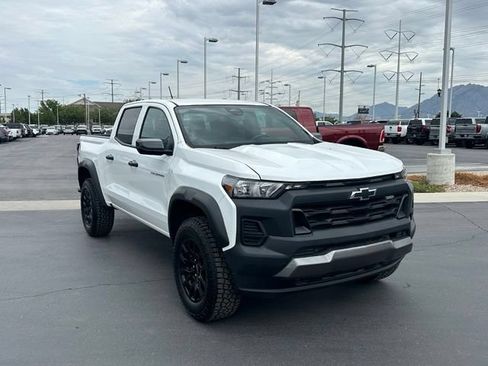 Certified 2025 Chevrolet Colorado Trail Boss AWD/4WD image 10