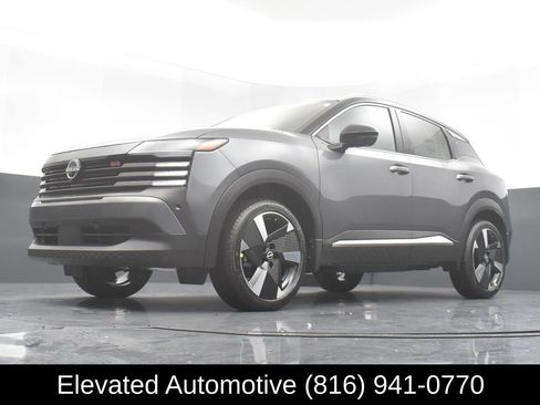 Used 2025 Nissan Kicks SR w/ Illumination Package AWD/4WD image 25