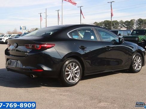 Used 2022 MAZDA MAZDA3 Sedan image 5