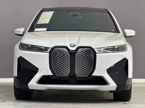 Used 2024 BMW iX xDrive50 w/ Sport Package AWD/4WD image 6