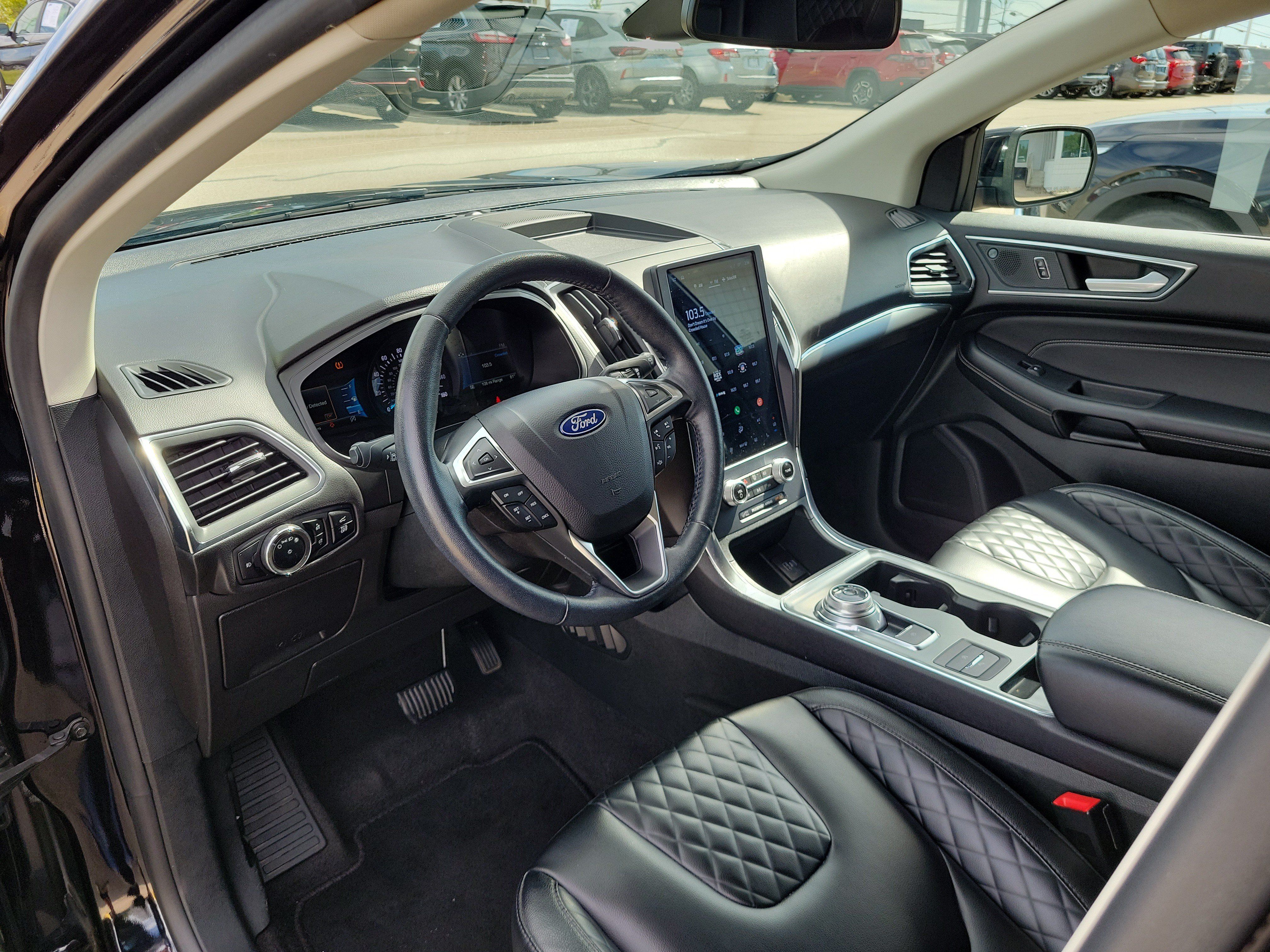 Used 2023 Ford Edge Titanium AWD/4WD image 18