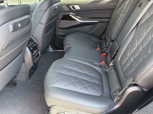 New 2026 BMW X7 xDrive40i image 17