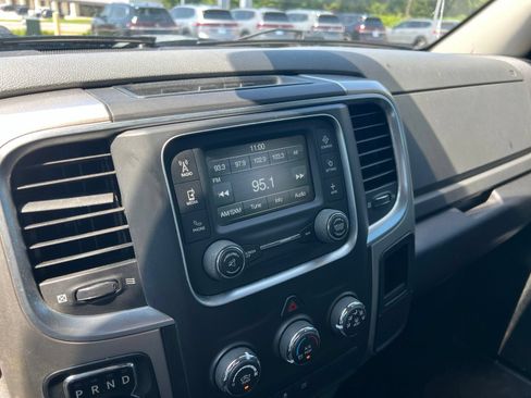 Used 2016 RAM 1500 Classic SLT RWD image 10