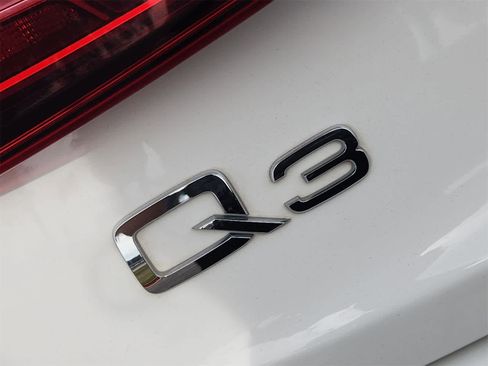 Used 2017 Audi Q3 2.0T Premium Plus w/ Premium Plus Package image 11