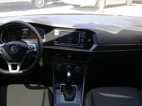 Used 2019 Volkswagen Jetta SE FWD image 32