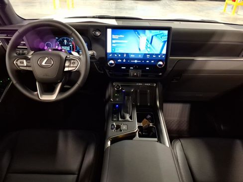 New 2026 Lexus GX 550 AWD/4WD image 11