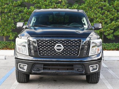 Used 2019 Nissan Titan PRO-4X image 2