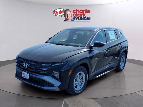 New 2026 Hyundai Tucson SE FWD image 1
