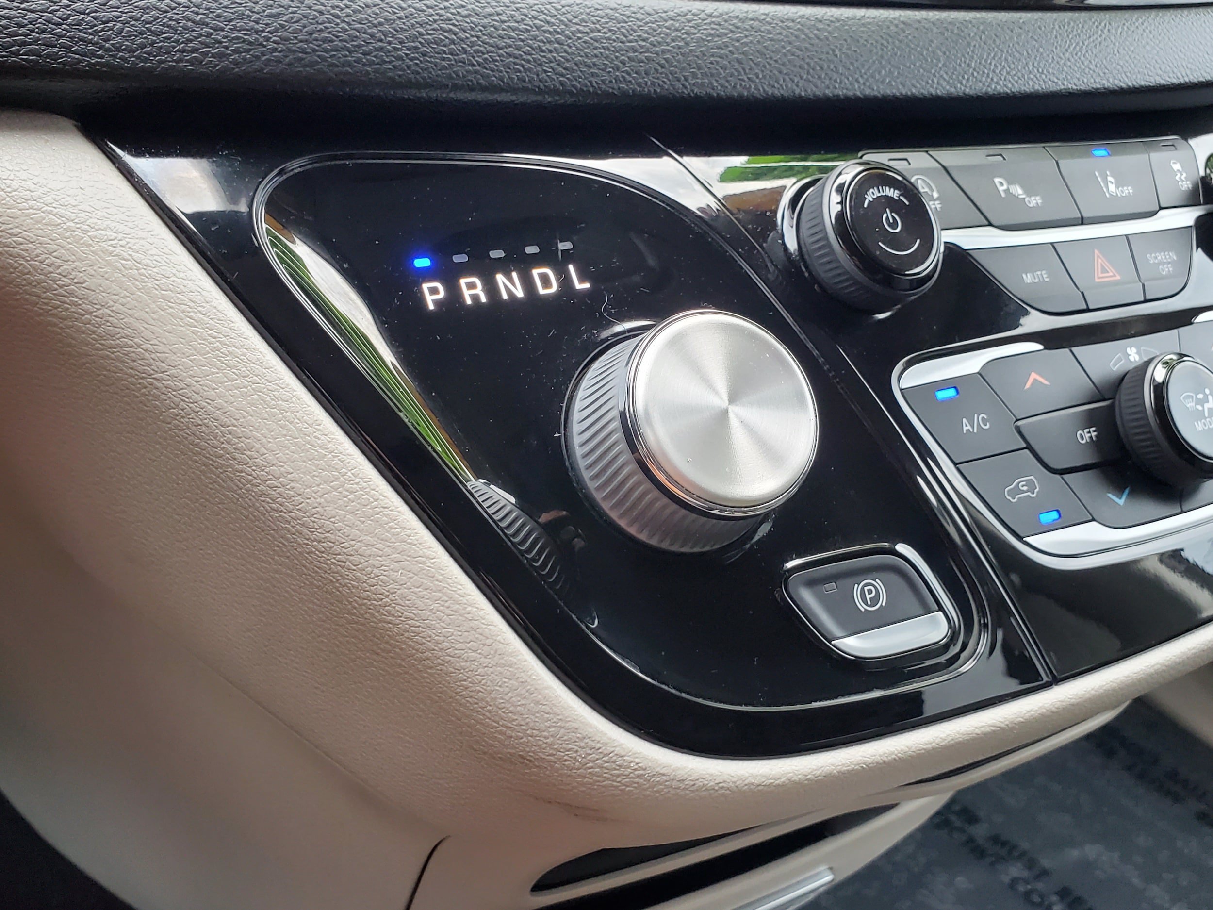 Used 2022 Chrysler Pacifica Touring-L FWD image 20