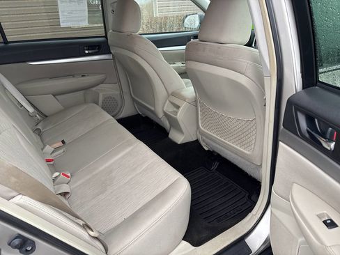 Used 2014 Subaru Outback 2.5i Premium w/ Moonroof Package image 9