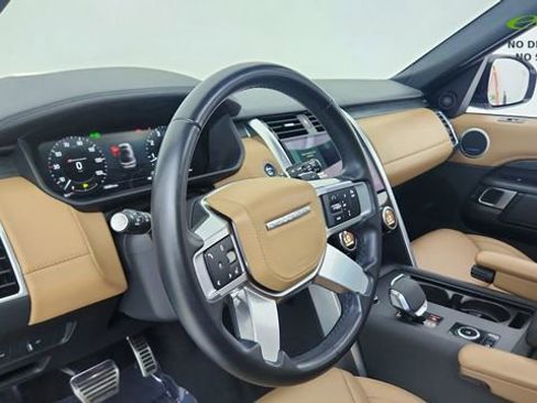 Used 2023 Land Rover Discovery HSE R-Dynamic AWD/4WD image 19