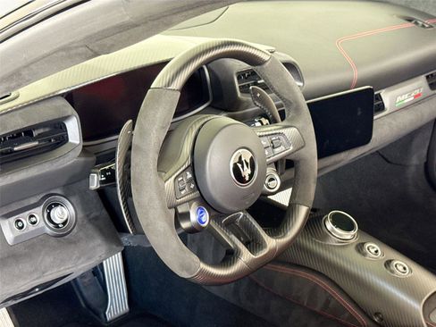 Used 2023 Maserati MC20 Spyder RWD image 15