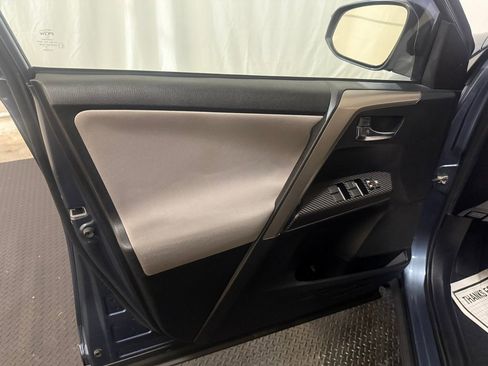 Used 2014 Toyota RAV4 XLE image 22