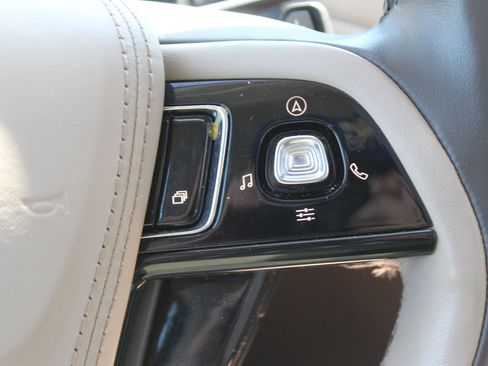 Used 2023 Lincoln Aviator Reserve w/ Equipment Group 201A AWD/4WD image 30