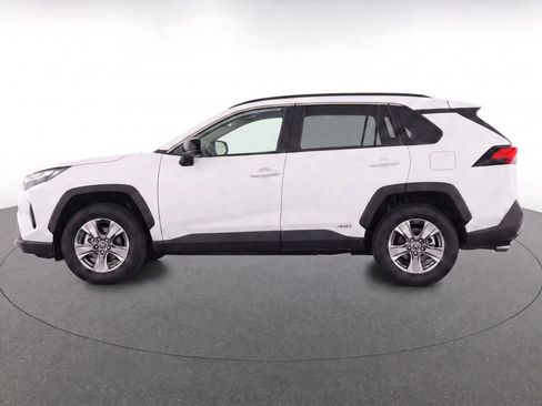 Used 2023 Toyota RAV4 LE AWD/4WD image 6