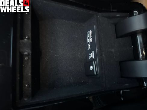 Used 2018 Land Rover Range Rover Velar R-Dynamic HSE AWD/4WD image 26