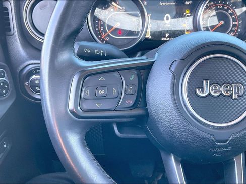 Certified 2022 Jeep Gladiator Sport image 16