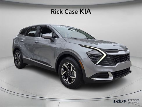 Certified 2025 Kia Sportage LX image 9