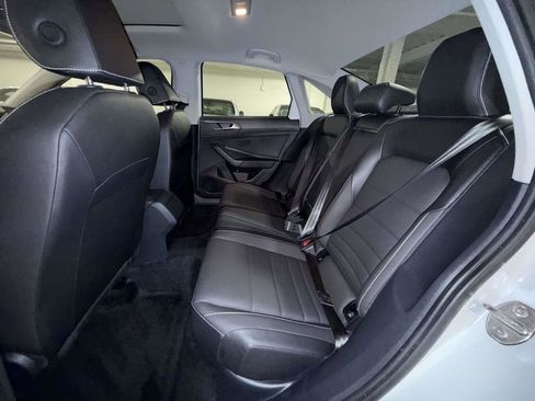 Used 2024 Volkswagen Jetta SE w/ Panoramic Sunroof Package FWD image 19